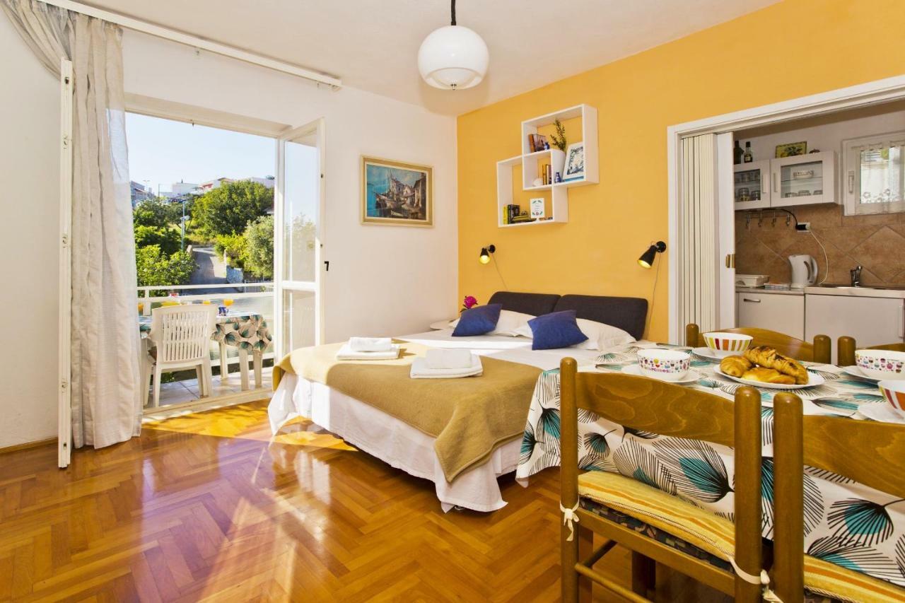 Close To Center, Quiet, With Parking Apartament