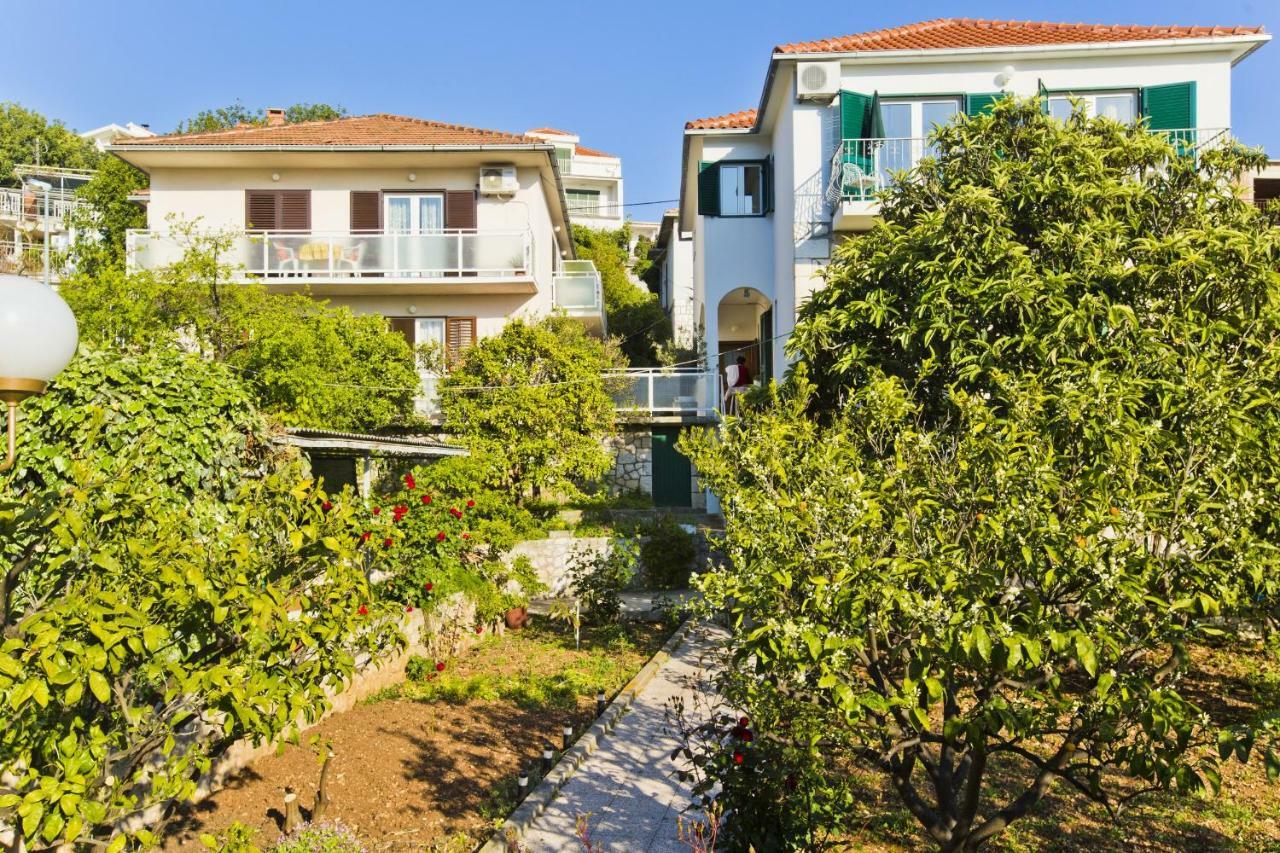 Close To Center, Quiet, With Parking Apartment Hvar Town