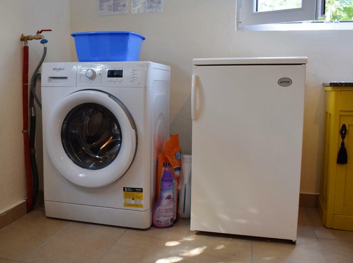 Apartment Close To Center, Quiet, With Parking Hvar Town